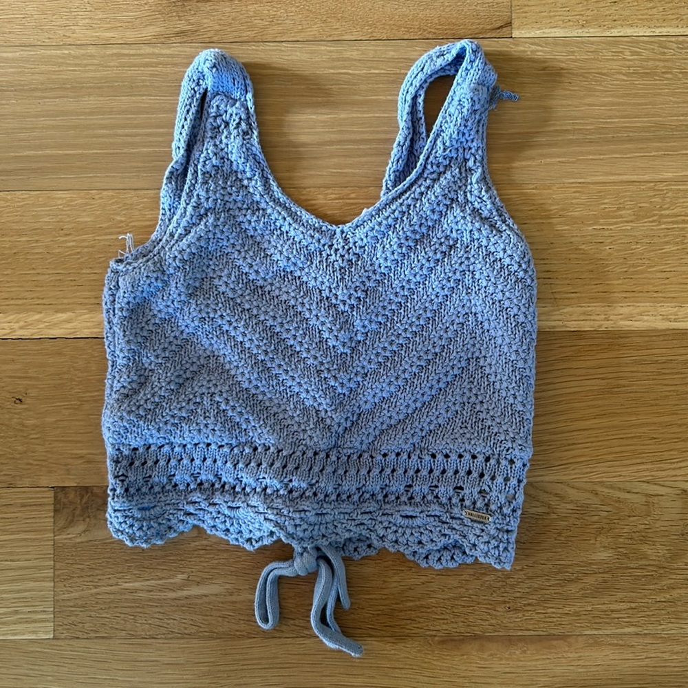 HOLLISTER periwinkle woven crop top in size XS.